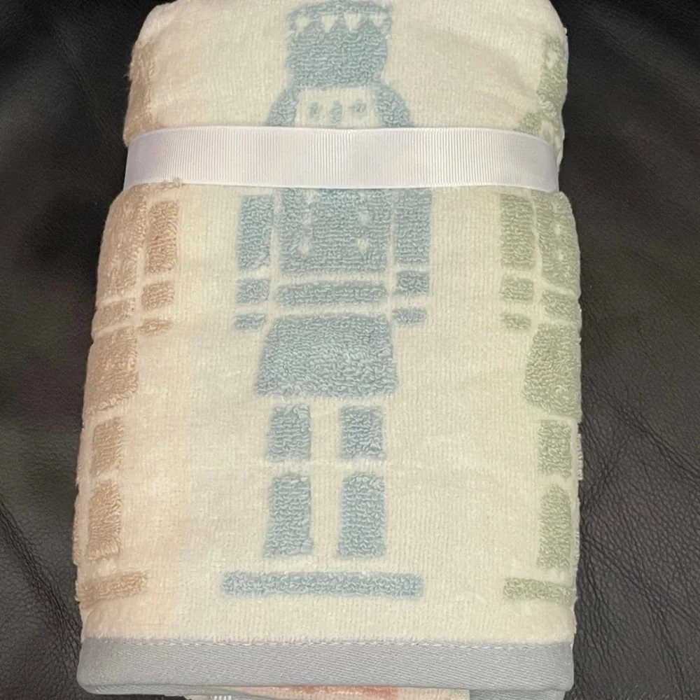 CARO HOME, Nutcracker Hand Towels, Set of 2